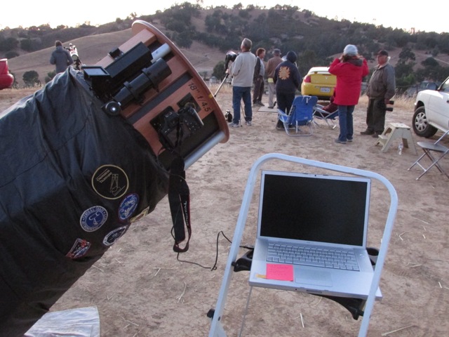 Tom Frey's Obsession 18 inch f/4.5 Classic DOB with Canon DSLR and MacBook laptop